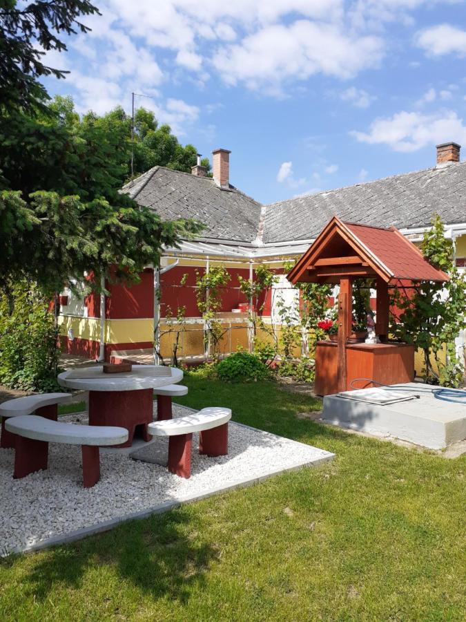 Kereki Retro Vendeghaz Apartment Kerekegyháza Екстериор снимка